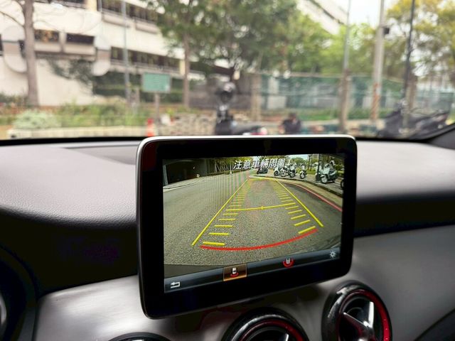 M-BENZ賓士 CLA250  第11張相片