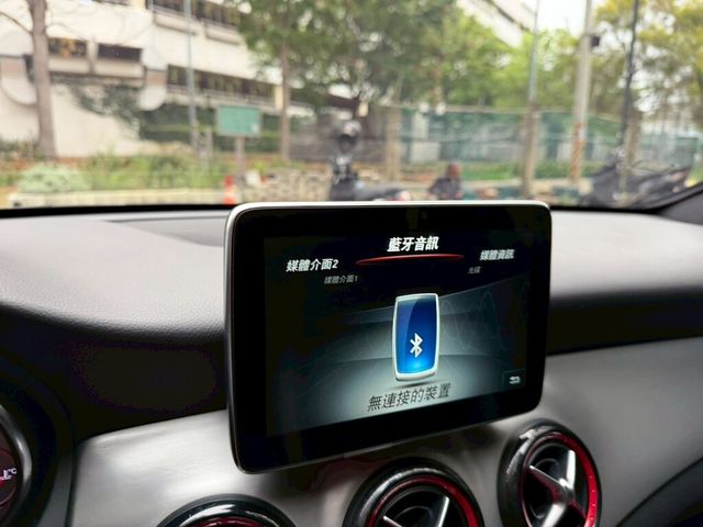 M-BENZ賓士 CLA250  第12張相片
