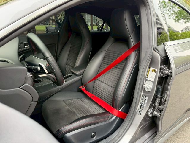 M-BENZ賓士 CLA250  第14張相片
