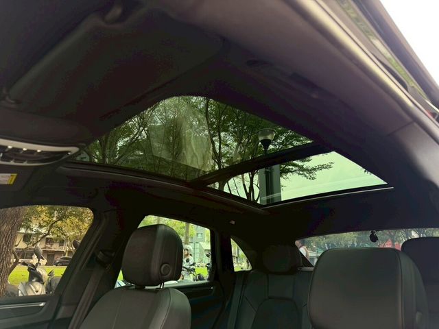 PORSCHE保時捷 MACAN  第8張相片