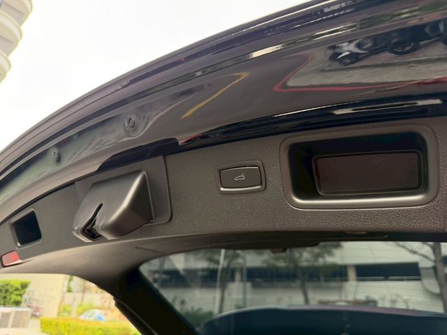 PORSCHE保時捷 MACAN  第11張相片