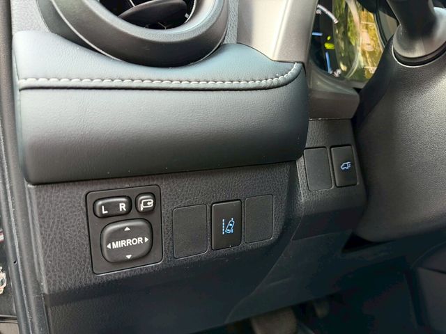 TOYOTA豐田 RAV4  第8張相片