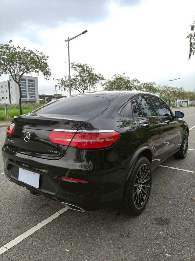 M-BENZ賓士 GLC300 AMG COUPE  第3張相片