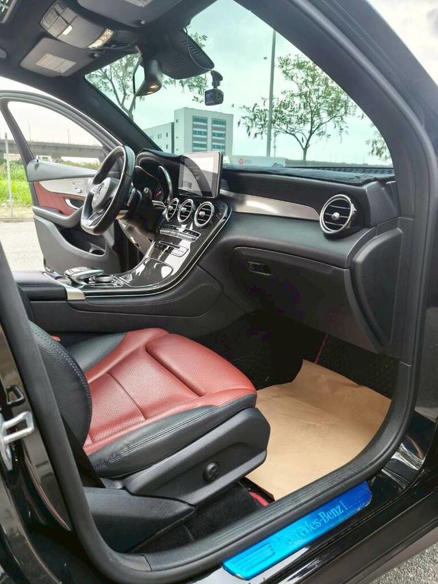 M-BENZ賓士 GLC300 AMG COUPE  第7張相片