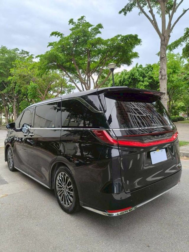 LEXUS凌志 LM350H  第4張相片