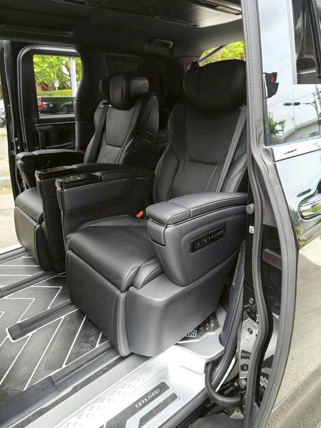 LEXUS凌志 LM350H  第7張相片