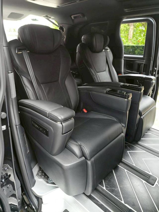 LEXUS凌志 LM350H  第8張相片