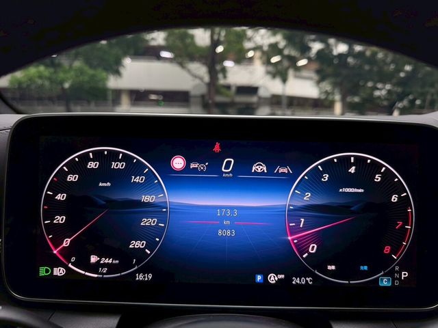M-BENZ賓士 GLC300 AMG COUPE  第17張相片