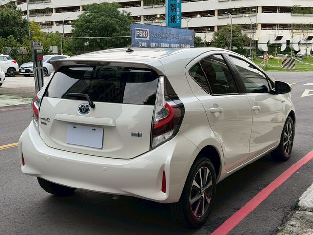 TOYOTA豐田 PRIUS C  第4張相片
