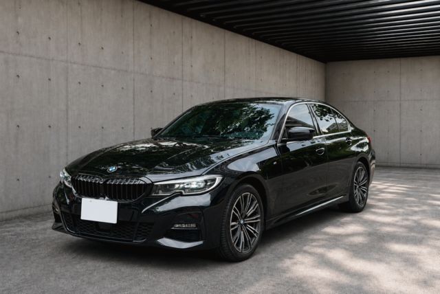BMW寶馬 320I M SPORT  第1張相片