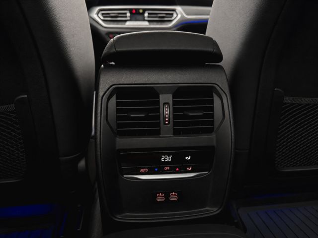 BMW寶馬 320I M SPORT  第9張相片