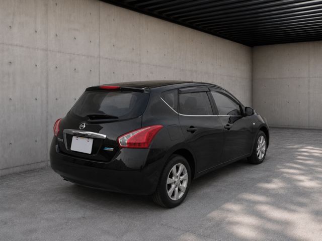 NISSAN日產 TIIDA  第2張相片