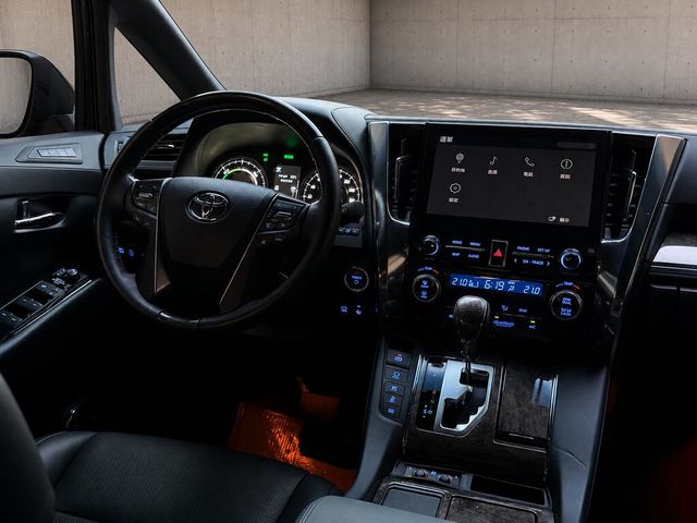 TOYOTA豐田 ALPHARD  第5張相片