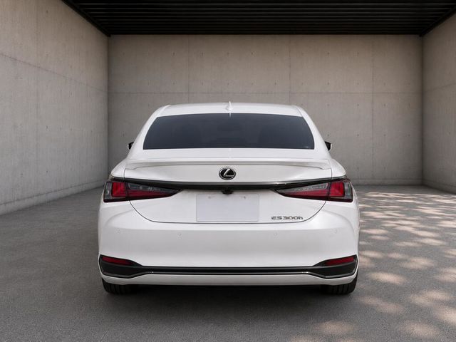 LEXUS凌志 ES300H  第4張相片