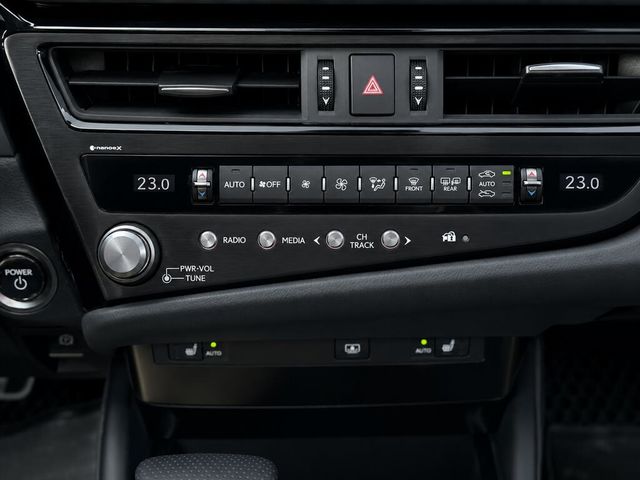 LEXUS凌志 ES300H  第7張相片