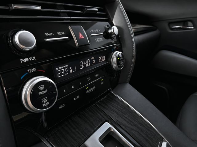 LEXUS凌志 LM300H  第8張相片