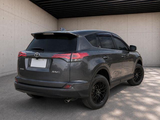 TOYOTA豐田 RAV4  第2張相片