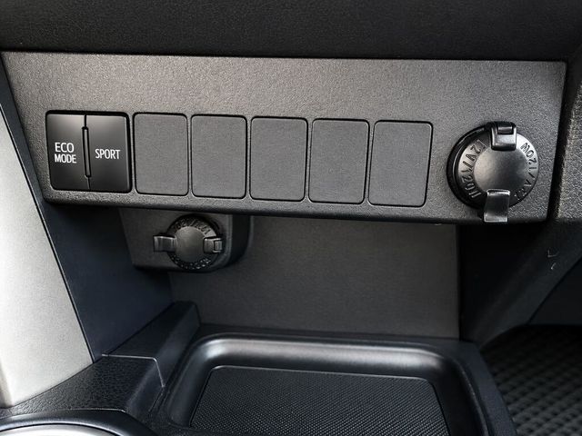 TOYOTA豐田 RAV4  第10張相片