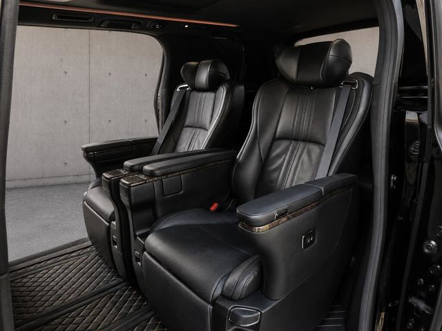 TOYOTA豐田 ALPHARD  第4張相片