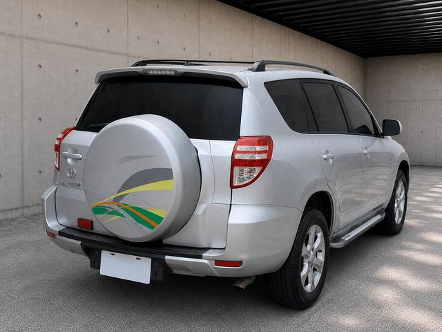 TOYOTA豐田 RAV4  第2張相片