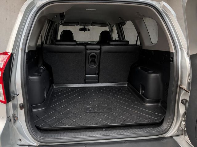 TOYOTA豐田 RAV4  第3張相片