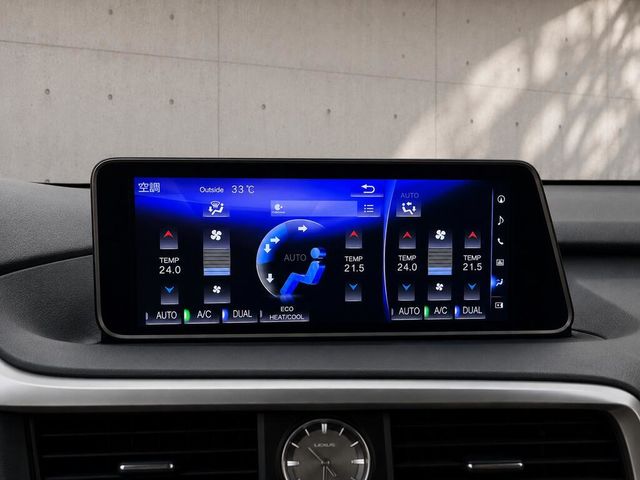 LEXUS凌志 RC200T  第9張相片