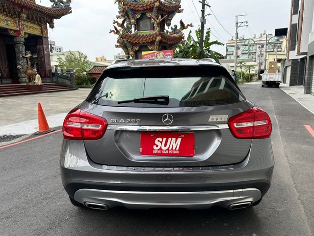 GLA200 總代理 定速巡航~全景天窗~自動停車~電動尾門~雙前電動椅~雙前記憶椅~車頂行李架  第4張相片