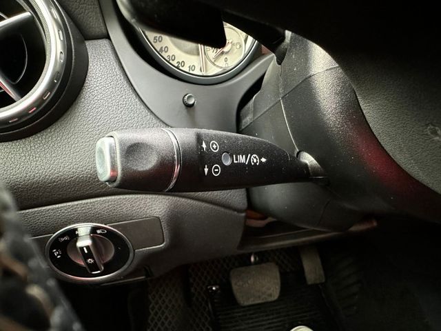 GLA200 總代理 定速巡航~全景天窗~自動停車~電動尾門~雙前電動椅~雙前記憶椅~車頂行李架  第13張相片