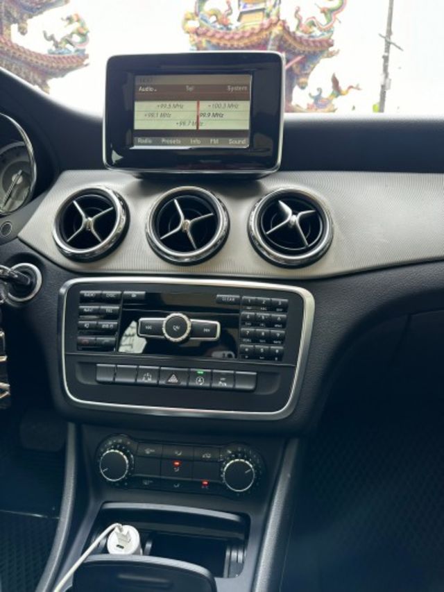 GLA200 總代理 定速巡航~全景天窗~自動停車~電動尾門~雙前電動椅~雙前記憶椅~車頂行李架  第14張相片