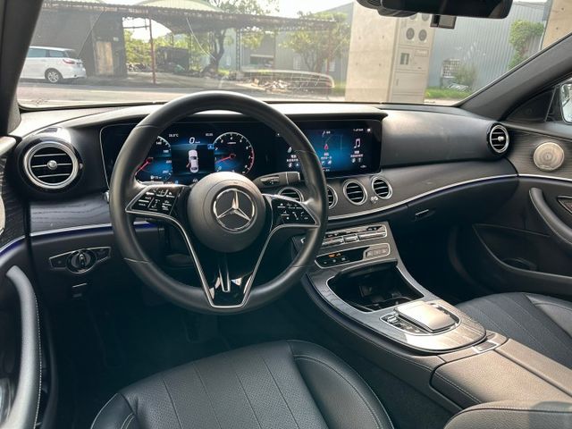 W213.5 E350 AMG ACC/自動跟車/車道維持/車道偏離/360環景/柏林之音/多光束頭燈/四座電吸門/腳踢  第10張相片