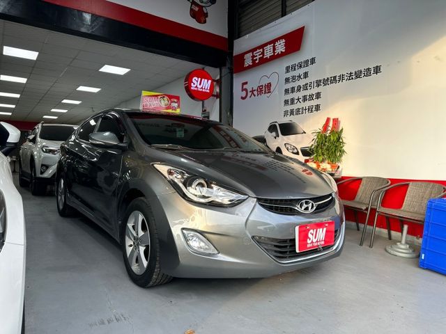 新入庫代步車好選擇一台 Elantra 螢幕~倒車顯影 ~倒車雷達~胎壓偵測器~行車記錄器~改魚眼頭燈 ~改四出後下巴  第1張相片