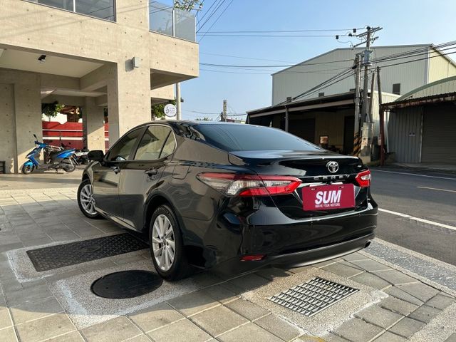 新入庫 Camry 2.0 八代 豪華版  安卓機~ACC跟車~車道偏離~雙區恆溫~光感頭燈~自動遠燈~循跡防滑  第4張相片