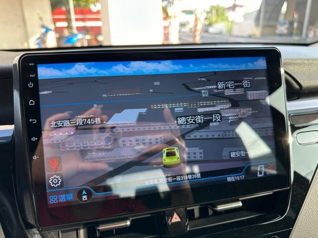 新入庫 Camry 2.0 八代 豪華版  安卓機~ACC跟車~車道偏離~雙區恆溫~光感頭燈~自動遠燈~循跡防滑  第13張相片