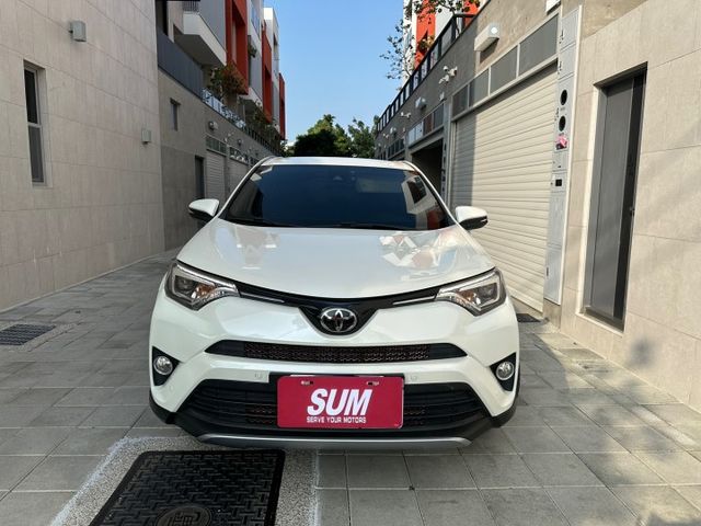 入庫優質代步車CP值很高 Rav4 頂級 小改款～TSS跟車/主動式車道偏移/I key/電動椅/LED頭燈/倒車顯影  第2張相片