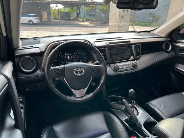 入庫優質代步車CP值很高 Rav4 頂級 小改款～TSS跟車/主動式車道偏移/I key/電動椅/LED頭燈/倒車顯影  第10張相片