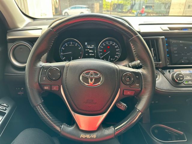 入庫優質代步車CP值很高 Rav4 頂級 小改款～TSS跟車/主動式車道偏移/I key/電動椅/LED頭燈/倒車顯影  第16張相片