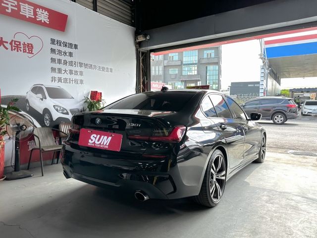 新入庫 330 M-sport 5AS/19吋鋁圈/M版丁字褲方向盤/車道偏離/無線carplay/雙電熱椅/腳踢尾門  第4張相片