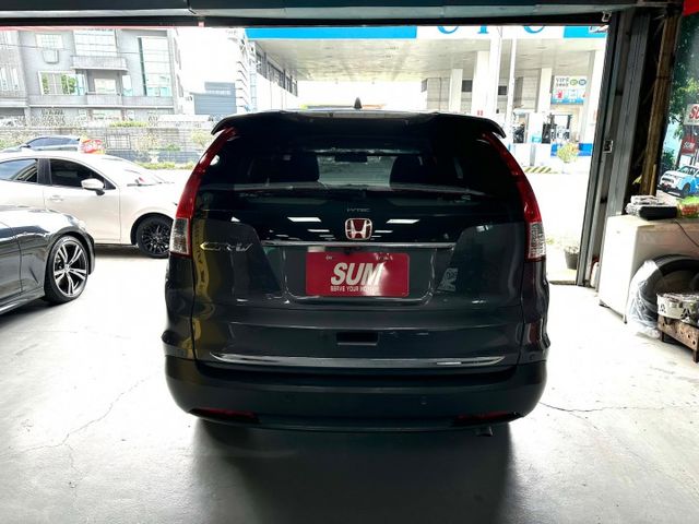 新入庫家庭代步車 CR-V VTi-S 2.4 電動天窗~分區溫控~中控螢幕~後座出風口~HID氙氣頭燈~煞車力道分配  第5張相片