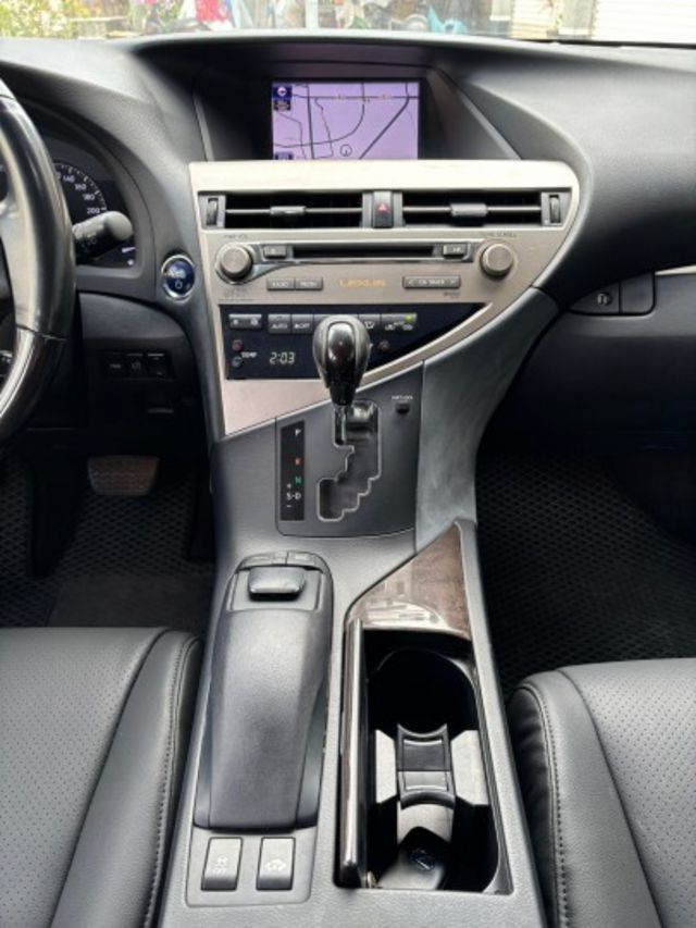 新入庫小休旅車 2012  RX450H 頂級版 3.5 里程：15萬公里雙前座冷熱通風功能 雙前座電動調整雙前座位  第17張相片