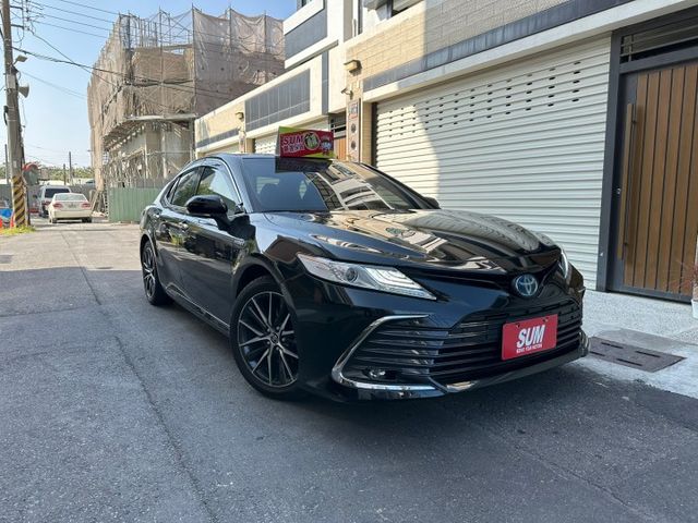 21年Camry 8.5代 油電旗艦版 免鑰匙摸門/全景天窗/雙前座冷熱通風/駕駛電動座椅/ACC跟車/車道偏離  第1張相片