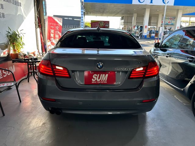 新入庫國產價錢  2013 BMW 520d 總代理   前霧燈/後霧燈️/失壓續跑胎/駕駛座電動調整  第4張相片