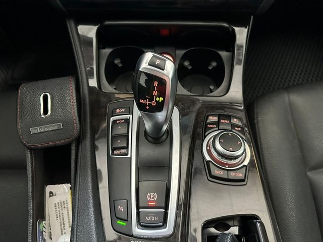 新入庫國產價錢  2013 BMW 520d 總代理   前霧燈/後霧燈️/失壓續跑胎/駕駛座電動調整  第15張相片