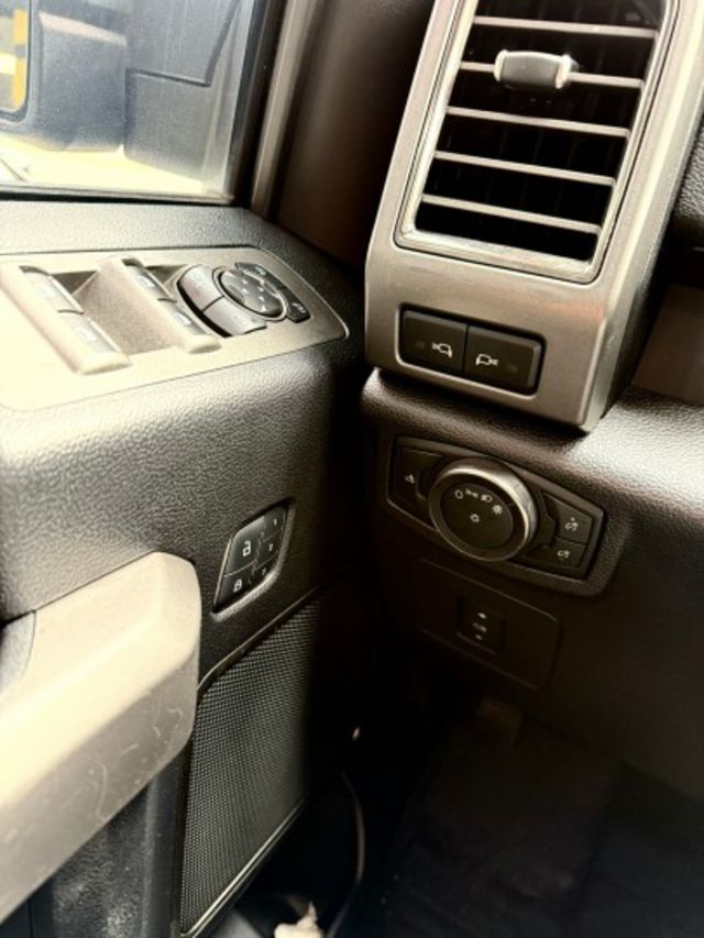 新入庫猛禽 2017年FORD F150 猛禽 氣氛燈/ ACC跟車/拥有標準、街道、雨雪、砂石、岩石等道路模式  第17張相片
