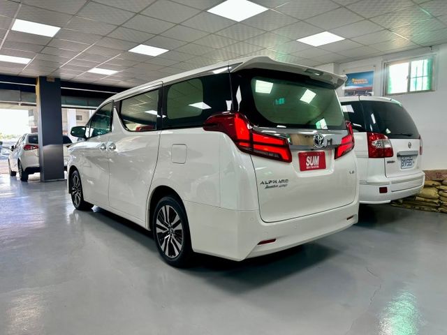 新入庫在人方便阿爾法 2019年  Alphard 雙天窗/後座吸頂大螢幕/觸控大螢幕/車頂氣氛燈  第5張相片