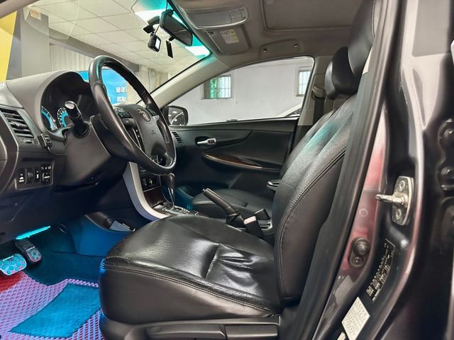 入庫 2011 Altis E經典 天窗版 升級：行車記錄器、排氣管 可調避震器、安卓機、改裝鋁圈 胎壓偵測、抬頭顯示器  第8張相片