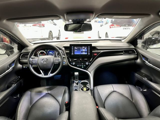 新入庫好開的 2021 CAMRY 2.5 Hybird尊絕 LED日行燈、頭燈、尾燈、ACC主動跟車  第10張相片