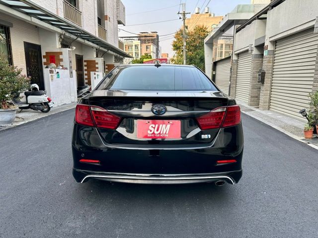 2013  Camry Hybrid-V  油電 大電池剛換新 升級：全車黑化、卡鉗 大屏幕安卓機、鋁圈  第4張相片