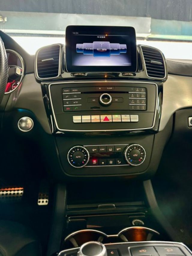 新入庫老闆人開出門不丟臉 2018年BENZ GLE43  AMG 4WD  AMG套件 氣壓避震  第13張相片