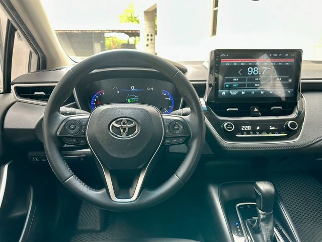 單純跑多  2020年 Altis 尊爵版  原廠保養 盲點 安卓機   ACC跟車  車道維持  車道偏離  第12張相片