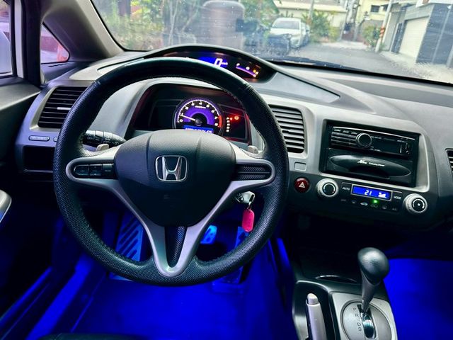 新入庫全車消光白 2011 Honda Civic K12 VTI-S  倒車雷達 電動天窗 換檔撥片  第12張相片